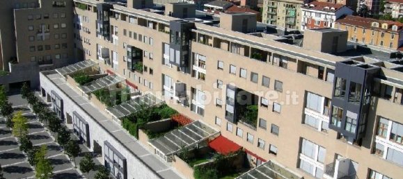  مرآب في Milan, Italy 30متر مربع رقم 246434 6