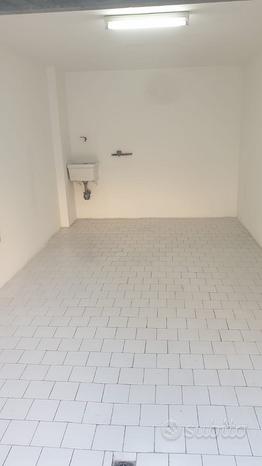Garage in Taranto, Italy 16m², Nr. 302846
