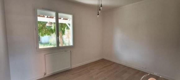 3 bedrooms House in Soyaux, France No. 308322 4