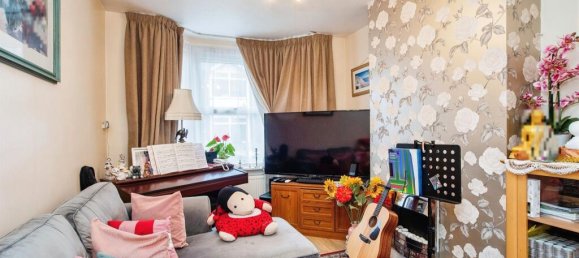 3 bedrooms House in Watford, United Kingdom No. 6059 15