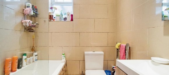 3 bedrooms House in Watford, United Kingdom No. 6059 11