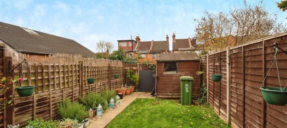 3 bedrooms House in Watford, United Kingdom No. 6059 12