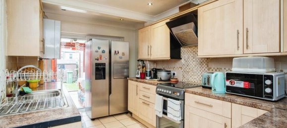 3 bedrooms House in Watford, United Kingdom No. 6059 4