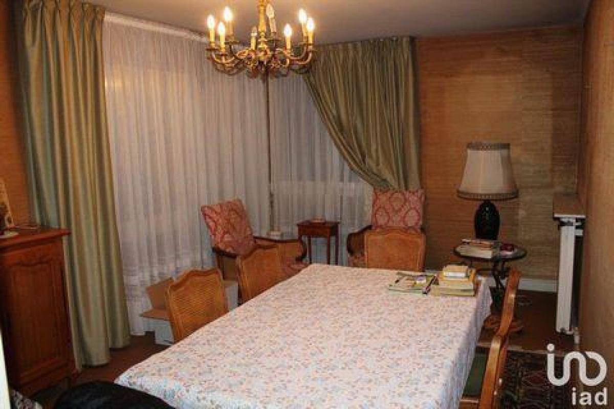 Кондоминиум  с 4 спальнями в Пуатье, Франция № 35337