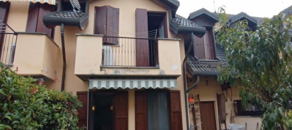 Casa de 3 habitaciónes en Gambolò, Italy No. 202679 2