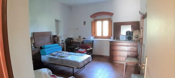 5 rooms Villa in Figline e Incisa Valdarno, Italy No. 224612 11