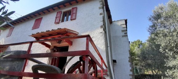 5 rooms Villa in Figline e Incisa Valdarno, Italy No. 224612 2