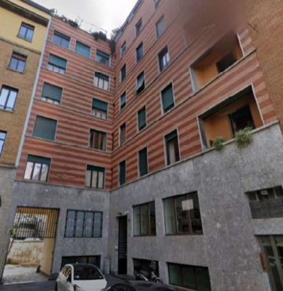 3 rooms Apartment in Milan, Italy No. 247850