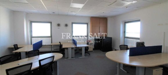 50m² Office in Saint Julian's, Malta No. 12254 5