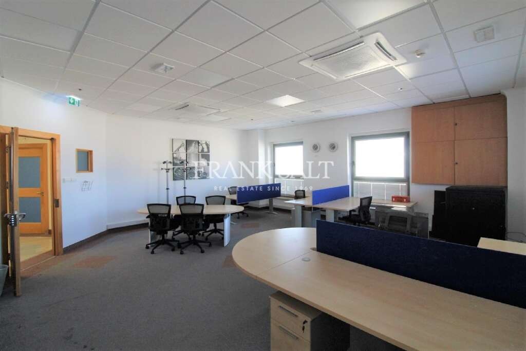 50m² Office in Saint Julian's, Malta No. 12254