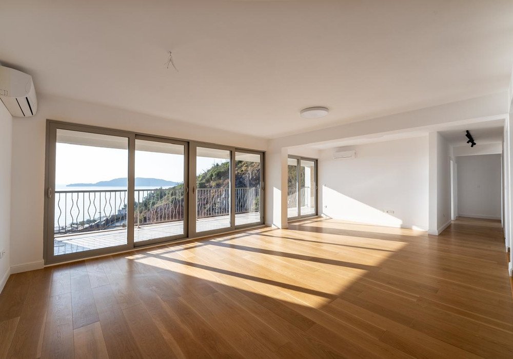 3 bedrooms Apartment in Przno, Montenegro No. 1828