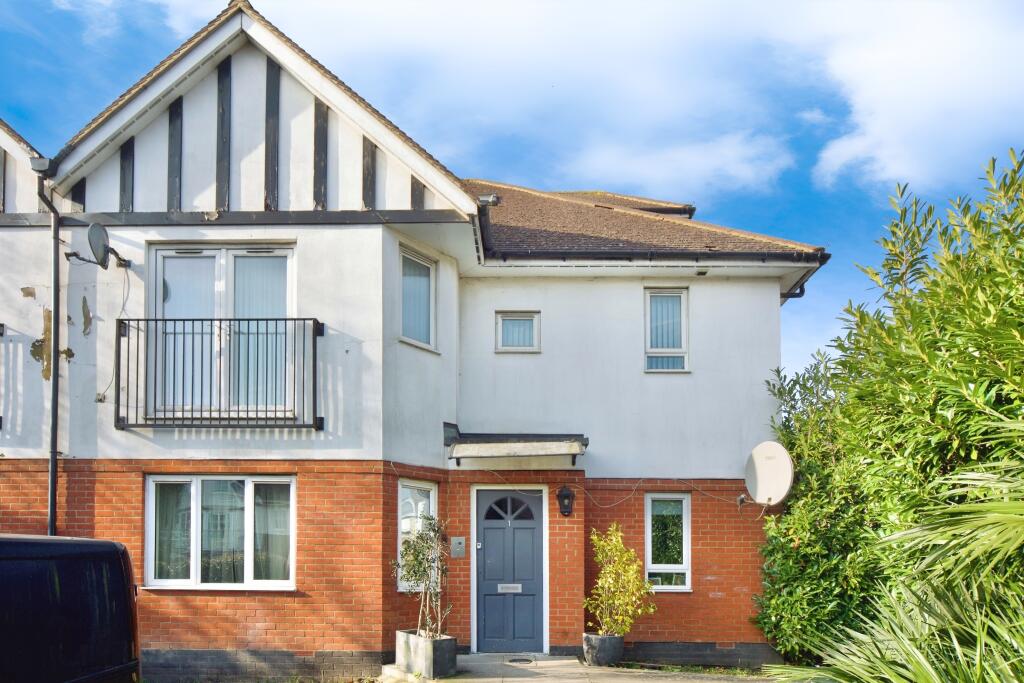 2 bedrooms Maisonette in Edgware, United Kingdom No. 11646