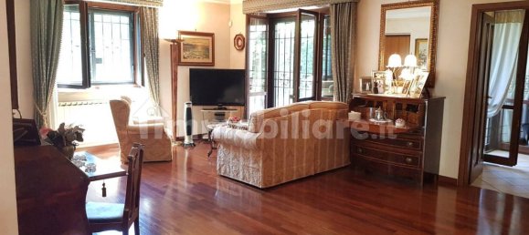 Villa de 3 dormitorios en Guidonia Montecelio, Italy No. 124824 7