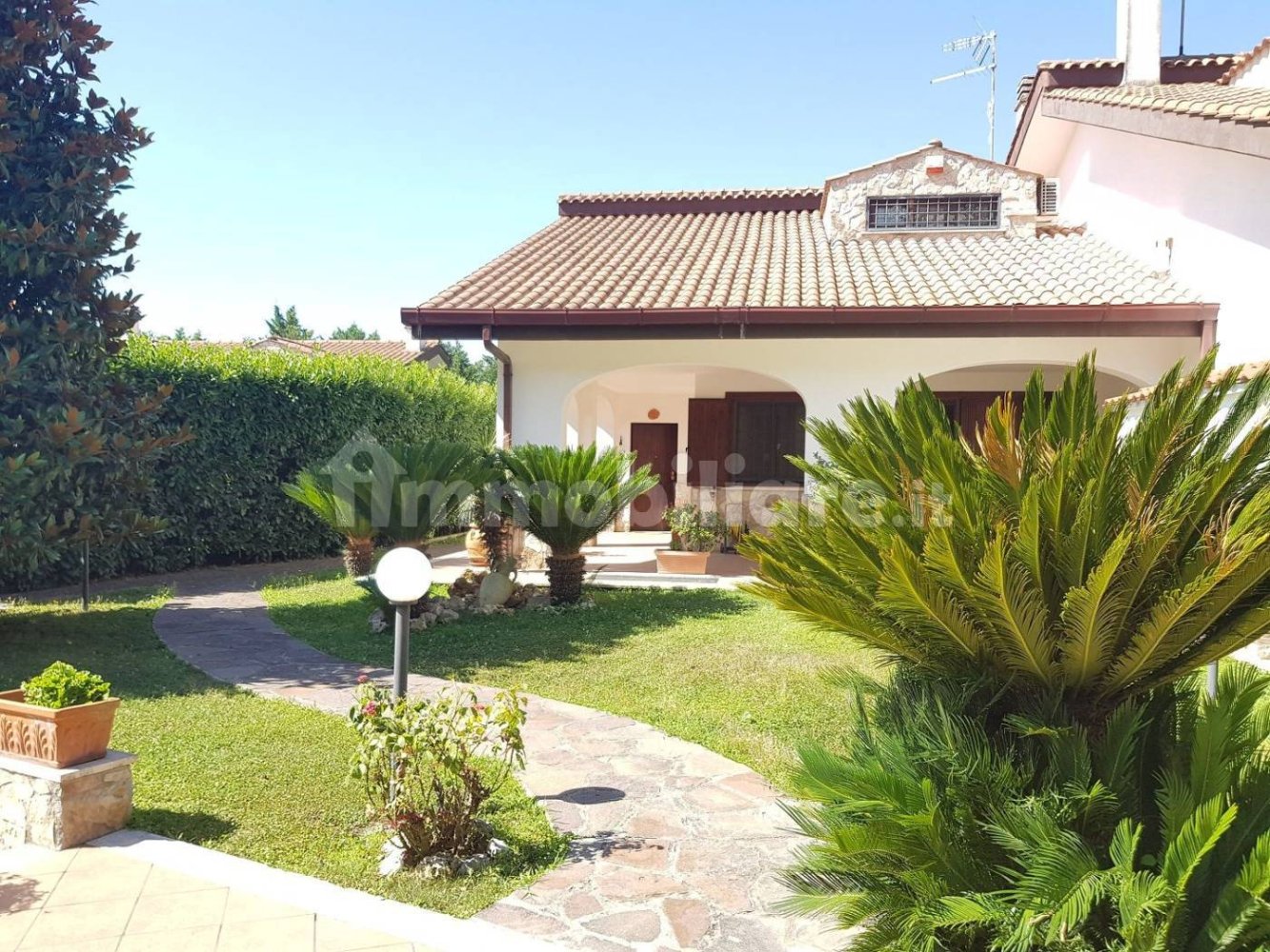 Villa de 3 dormitorios en Guidonia Montecelio, Italy No. 124824