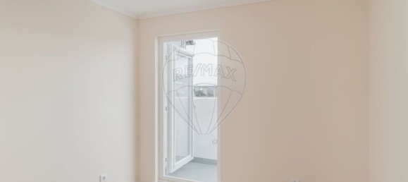 713m² Building in Lisbon, Portugal No. 90275 10