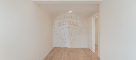 713m² Building in Lisbon, Portugal No. 90275 9