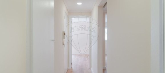 713m² Building in Lisbon, Portugal No. 90275 3