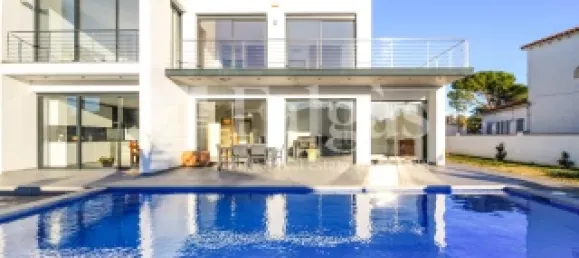 5 bedrooms House in Empuriabrava, Spain No. 84532 2