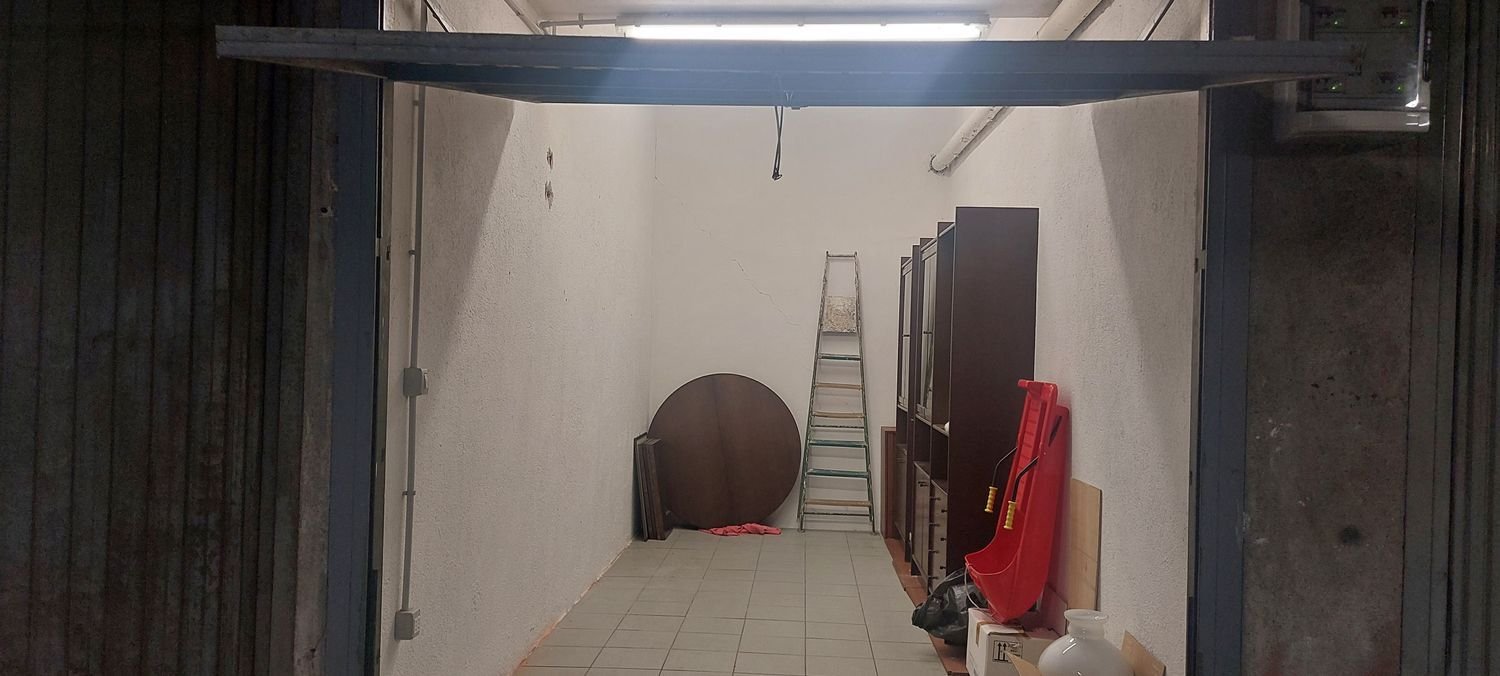 13m² Garage in Aosta, Italy No. 289124
