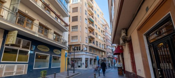 5 Schlafzimmer Wohnung in Alicante, Spain, Nr. 29036 4