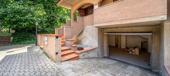 Дом с 4 спальнями в Формиджине, Италия № 24241 17