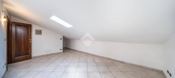 Дом с 4 спальнями в Формиджине, Италия № 24241 3