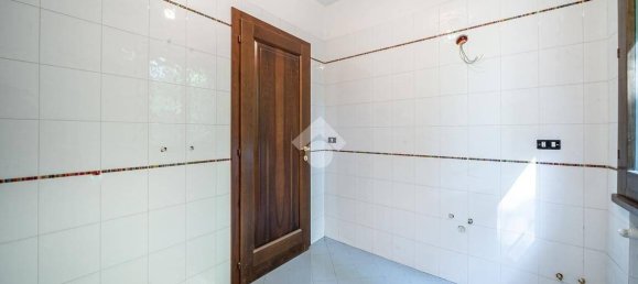 Дом с 4 спальнями в Формиджине, Италия № 24241 14