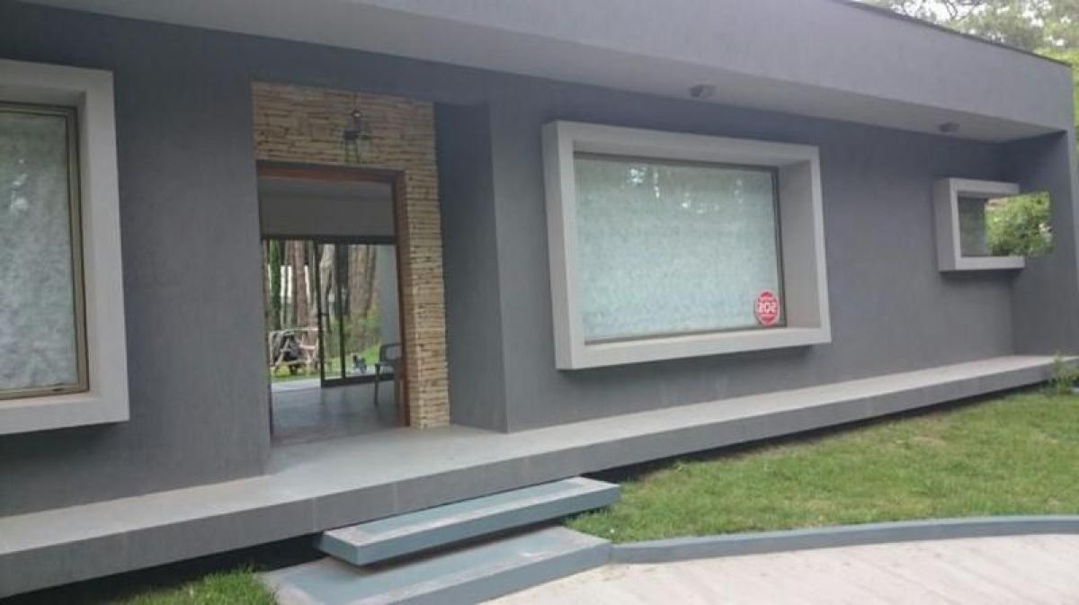 3 bedrooms House in Mar del Plata, Argentina No. 84405