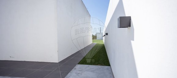 3 bedrooms House in Coruche, Portugal No. 20108 44