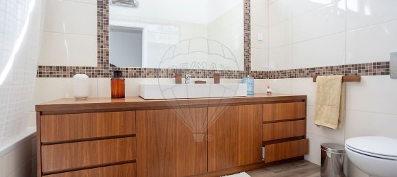 3 bedrooms House in Coruche, Portugal No. 20108 17