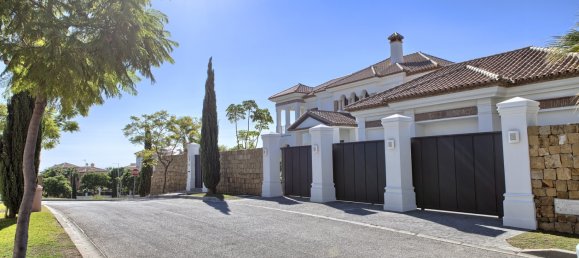 6 bedrooms Villa in Malaga, Spain No. 21132 12