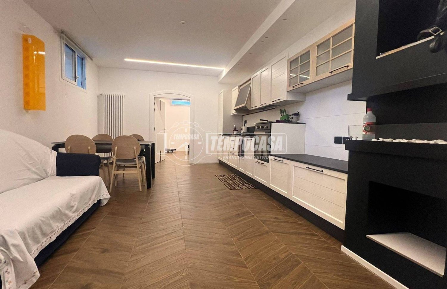 Apartamento de 2 dormitorios en Naples, Italy No. 348865