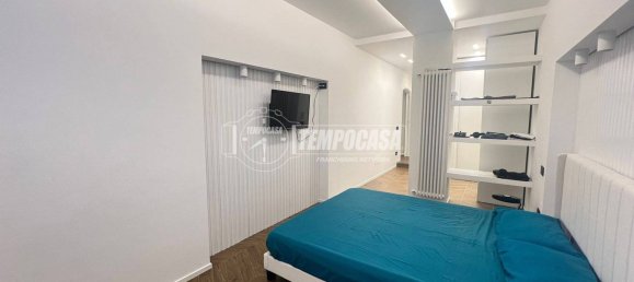 Apartamento de 2 dormitorios en Naples, Italy No. 348865 8