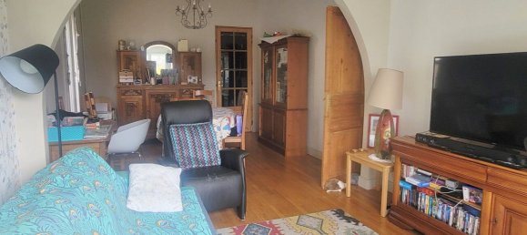 3 bedrooms House in Chambly, France No. 211185 2