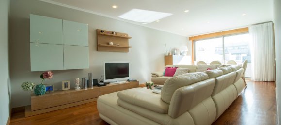 4 غرف نوم شقة في Espinho, Portugal رقم 189875 5