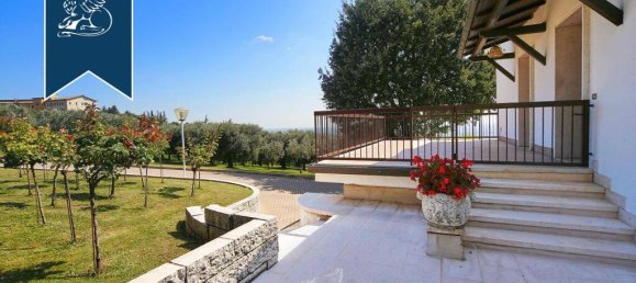 6 bedrooms Villa in Verona, Italy No. 329304 24