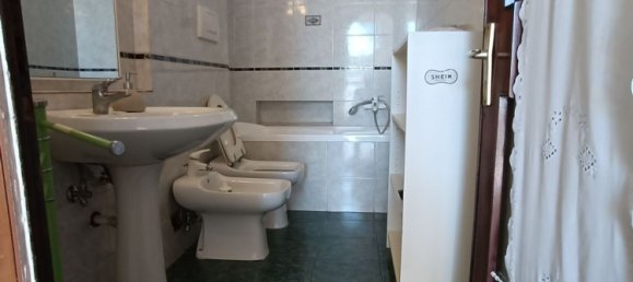 Casa de 4 habitaciónes en Bari, Italy No. 37401 29