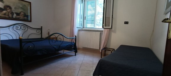 Casa de 4 habitaciónes en Bari, Italy No. 37401 59