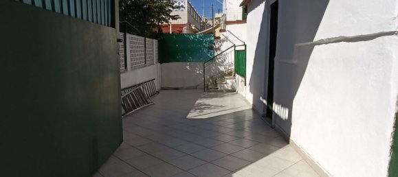 Casa de 4 habitaciónes en Bari, Italy No. 37401 13