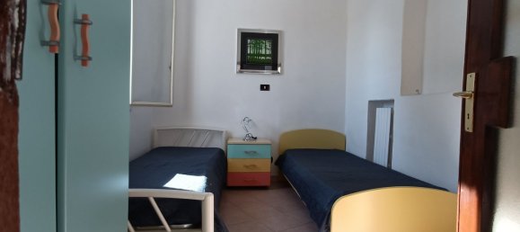 Casa de 4 habitaciónes en Bari, Italy No. 37401 24