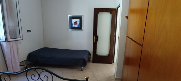 Casa de 4 habitaciónes en Bari, Italy No. 37401 45