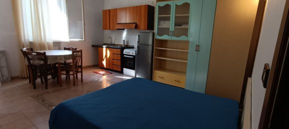 Casa de 4 habitaciónes en Bari, Italy No. 37401 9