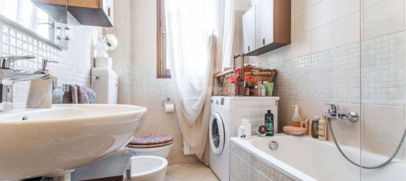 2 bedrooms Apartment in Fenegrò, Italy No. 120346 17