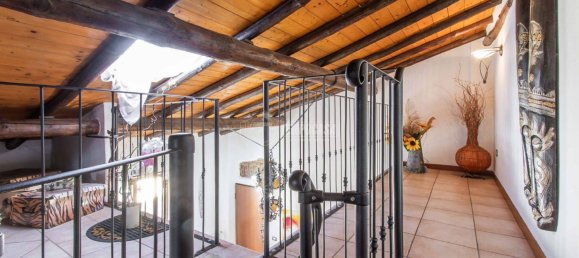 2 bedrooms Apartment in Fenegrò, Italy No. 120346 20