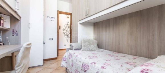 2 bedrooms Apartment in Fenegrò, Italy No. 120346 14