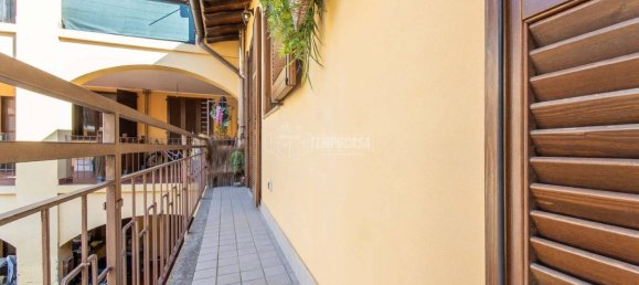 2 bedrooms Apartment in Fenegrò, Italy No. 120346 7