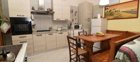 4 غرف نوم منزل في Front, Italy رقم 130948 7