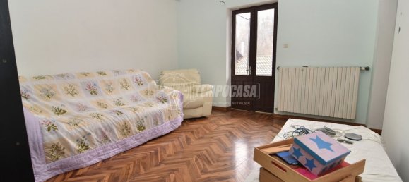 4 غرف نوم منزل في Front, Italy رقم 130948 19