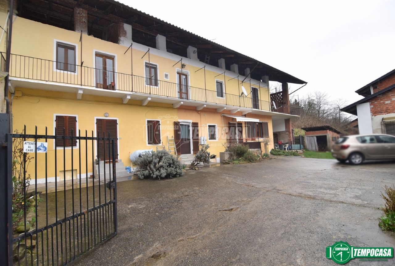 4 غرف نوم منزل في Front, Italy رقم 130948