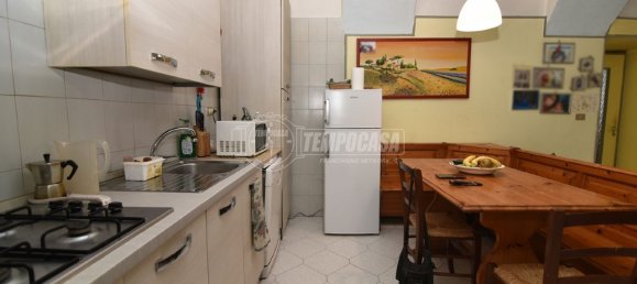 4 غرف نوم منزل في Front, Italy رقم 130948 9